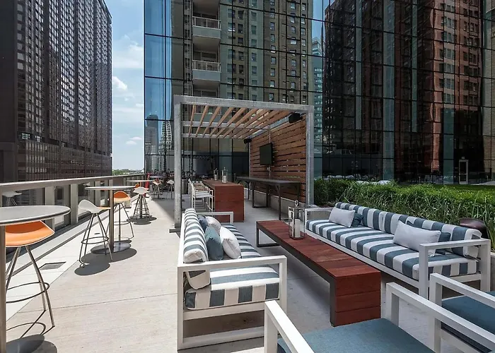 Loop 1br W Roof Gym Lounge Nr Riverwalk Chi-913 Chicago